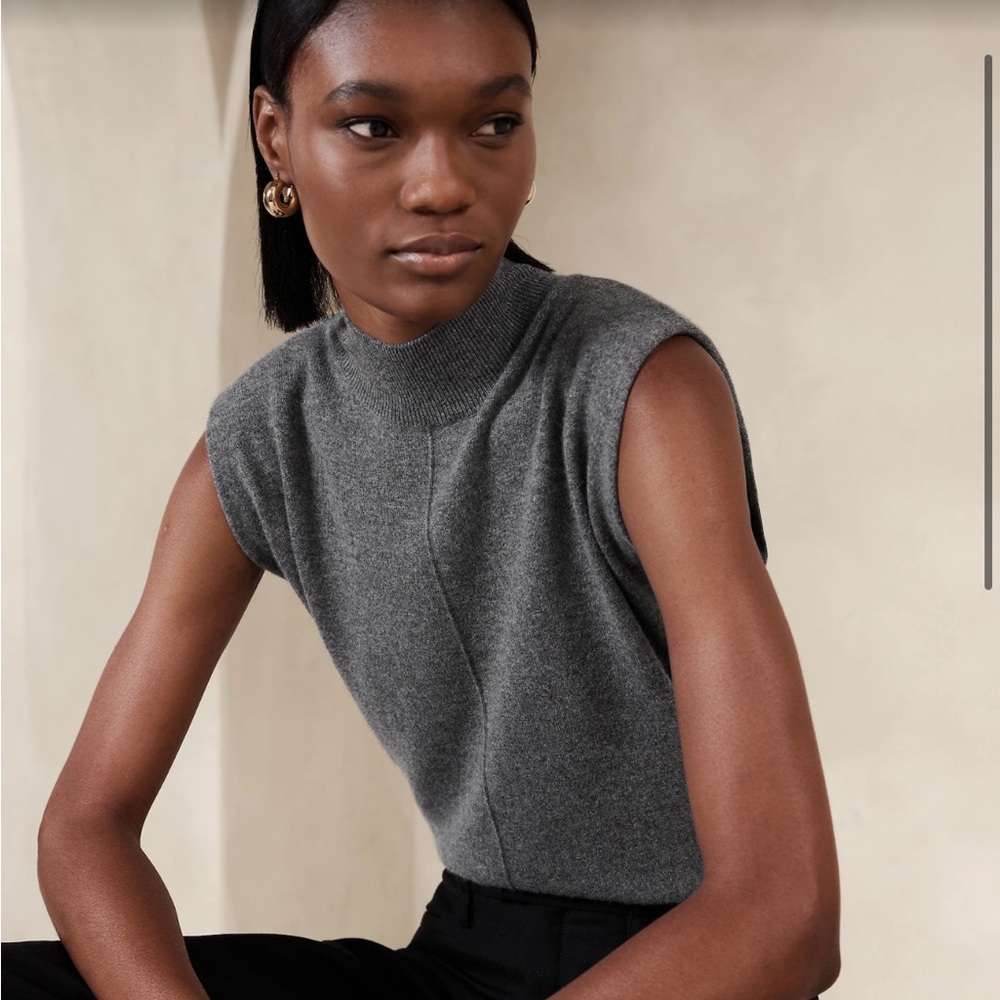 Franca Cashmere Padded Shoulder Top Mock Neck Grey